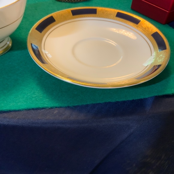 Aynsley Fine English Bone China Cups and Saucers EMPRESS COBALT - Picture 3 of 5